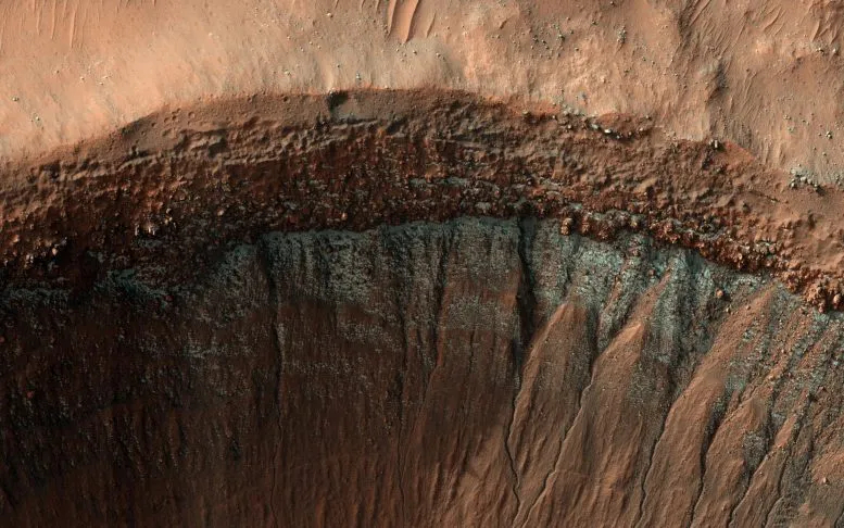 Marsjański krater zimą