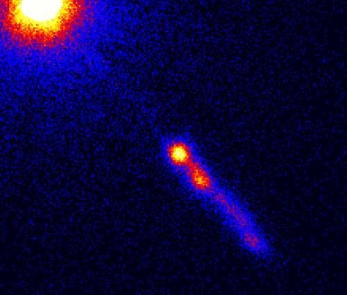 Kwazar 3C 273 z dżetem, widziany przez Obserwatorium Rentgenowskie Chandra.