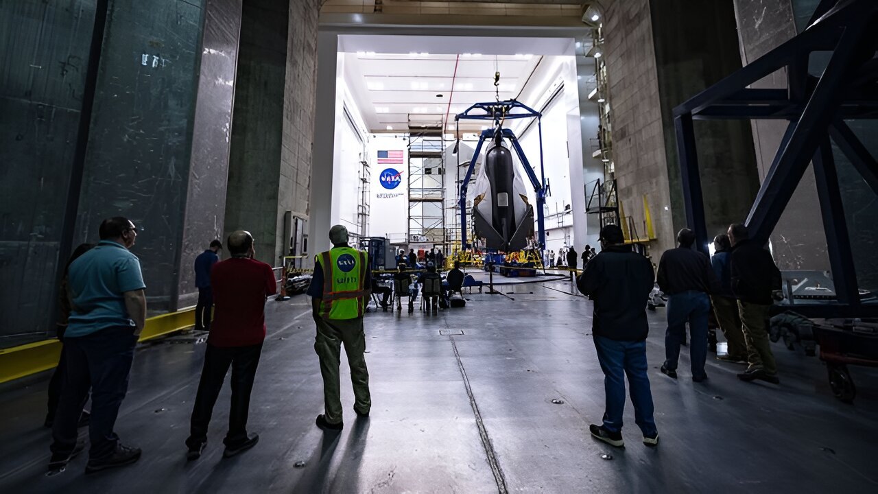 Tenacity – samolot kosmiczny Dream Chaser po dostarczeniu do ośrodka Neil Armstrong Test Facility kilka dni temu.