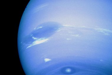 Zdjęcie Neptuna zrekonstruowane z dwóch zdjęć wykonanych przez NASA Voyager 2