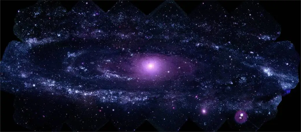 Na ilustracji (8): Ultrafioletowa mozaika naszej galaktycznej sąsiadki Galaktyki Andromedy skonstruowana ze zdjęć obserwatorium satelitarnego Swift. Źródło: NASA/Swift/Stefan Immler (GSFC) and Erin Grand (UMCP)