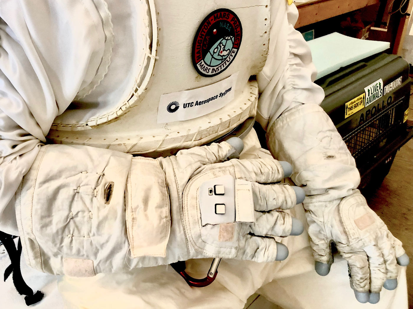 Inteligentna rękawica astronauty
