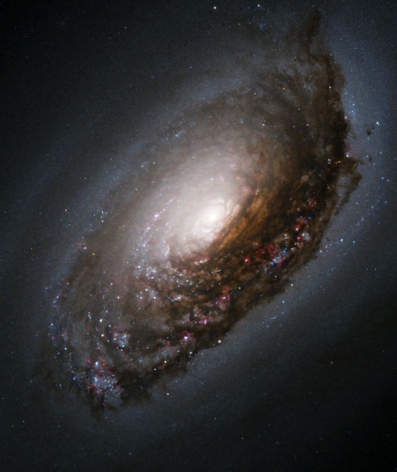 M64. Źródło: NASA/The Hubble Heritage Team (AURA/STScI)