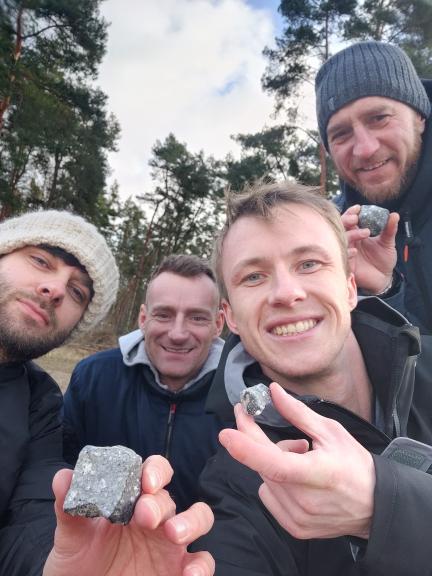 Ekipa poszukiwaczy meteorytów, od lewej: Kryspin Kmieciak, Michał Nebelski, Filip Nikodem i Andrzej Owczarzak. Fot. Filip Nikodem