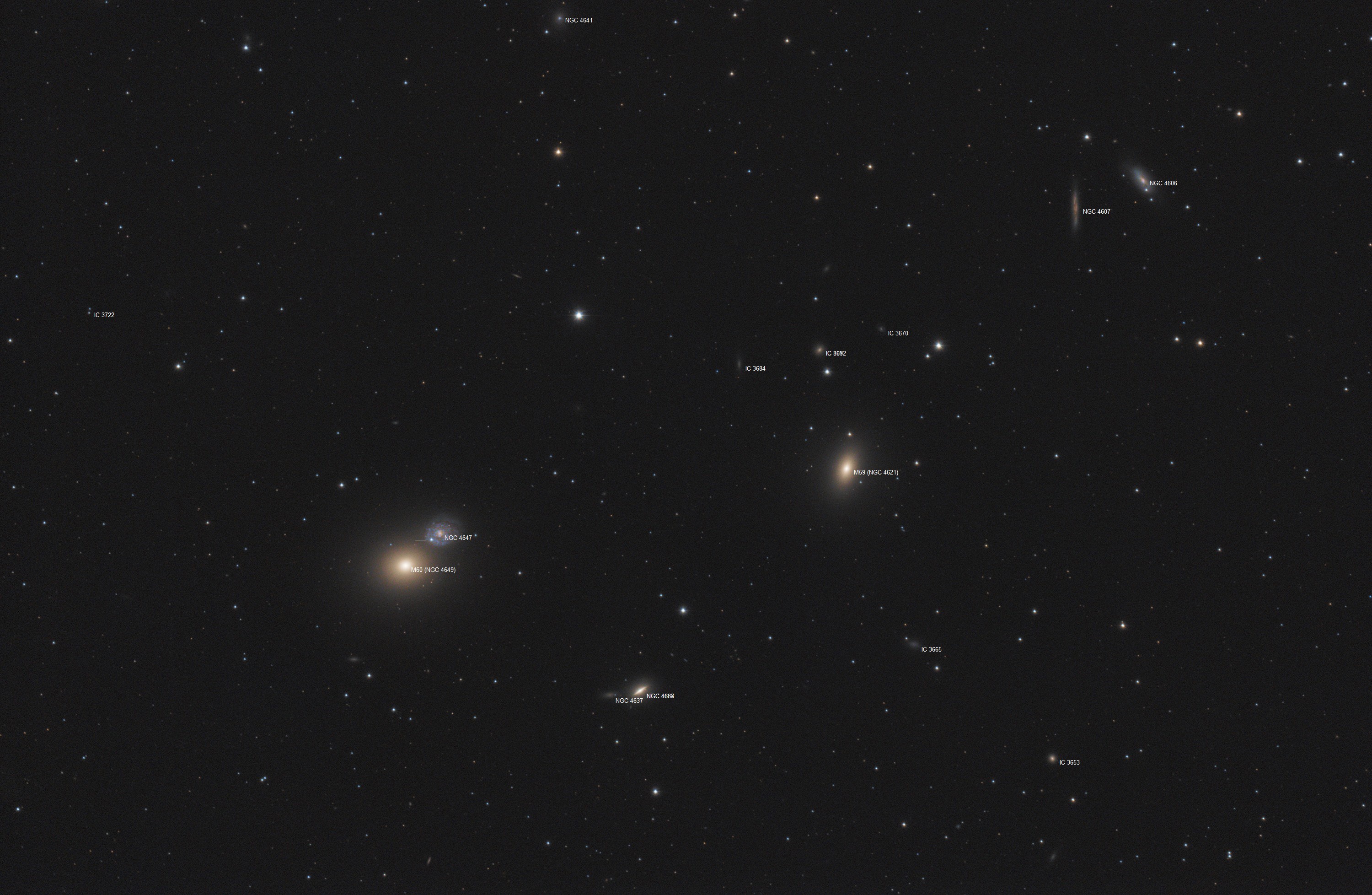 Zdjęcie „wschodniego” fragmentu Gromady galaktyk w Pannie, które wykonał Maciej Jarmoc w dniu 28 kwietnia 2022 r. Łączny czas naświetlania 140 minut (35 x 240 sekund przy ISO 800, 20 cm teleskop systemu Newtona F/5 + modyfikowany Canon 2000D + montaż paralaktyczny NEQ6). Na zdjęciu widać wiele galaktyk z tej gromady. Najjaśniejsze z nich są oznaczone - w szczególności para galaktyk M60 + NGC 4647, znajdująca się w odległości 57 / 63 miliony lat świetlnych od nas. W połowie kwietnia w NGC 4647 wybuchła supernowa, SN2022hrs, która na zdjęciu ma jasność  ~12,5V. Źródło: Maciej Jarmoc