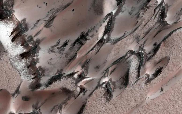 Mega-wydmy na Marsie