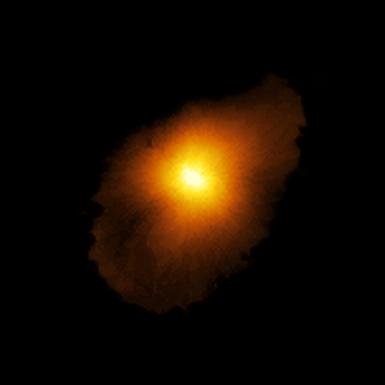 Faktyczny kształt ekstremalnie odległej galaktyki SPT0418-47 (z=4,22, ponad 12 miliardów l.św od nas) zrekonstruowany na podstawie obserwacji sieci teleskopów ALMA. Na niebie widać ją jako prawie idealny pierścień światła, ponieważ jest grawitacyjnie soczewkowana przez inną pobliską galaktykę (z=0,263). Aktualnie (2023r.) jest to najbardziej odległa galaktyka, w której Teleskop Webba odkrył molekuły organiczne. Źródło: ALMA (ESO/NAOJ/NRAO), Rizzo et al.
