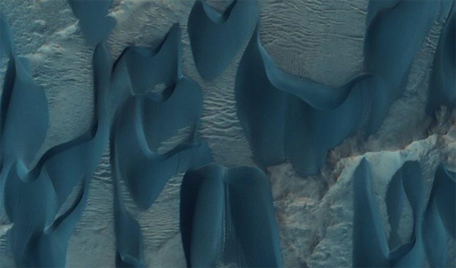 Wydmy w kraterze McLaughlin na Marsie