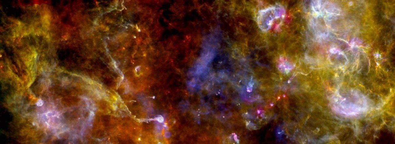 Obłoki międzygwiazdowego gazu i pyłu, tutaj w regionie Cygnus-X w konstelacji Łabędzia.