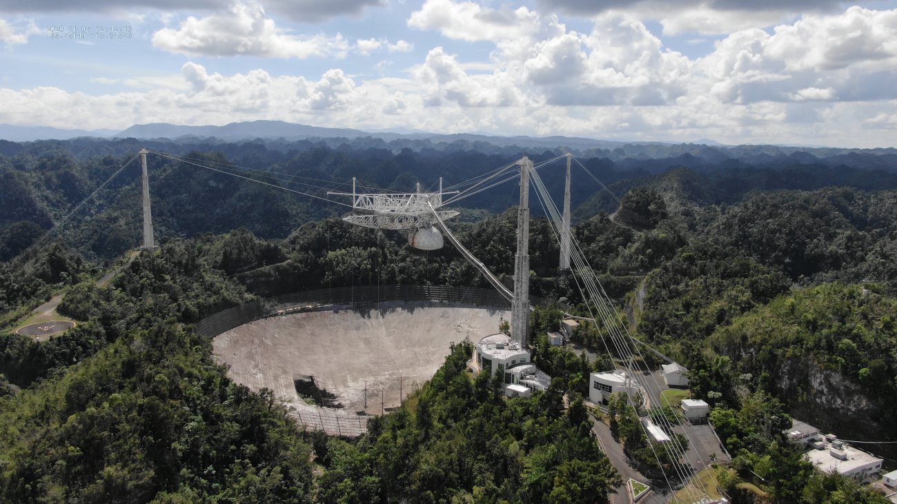 Radioteleskop Arecibo w listopadzie 2020 roku