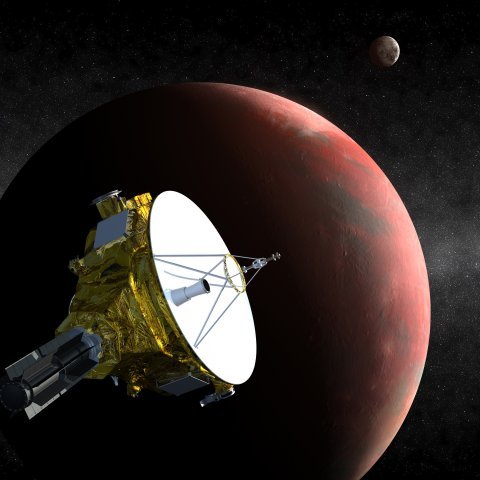 Artystyczna wizja sondy New Horizons zbliżającej się do Plutona i jego największego księżyca Charona w lipcu 2015 roku. 