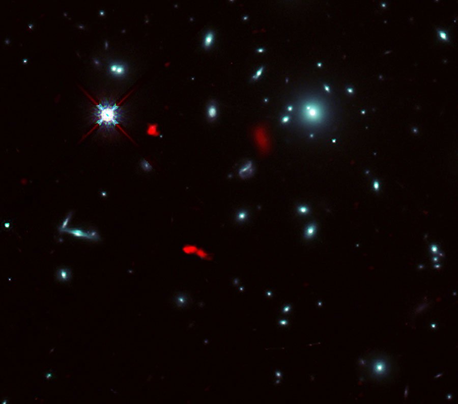 Obraz gromady galaktyk RXCJ0600-2007.