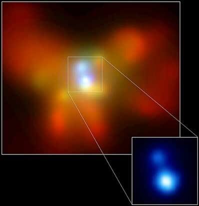 Obraz galaktyki NGC 6240 uzyskany z satelity Chandra. Jej kształt przypominający motyla jest wynikiem kolizji dwu mniejszych galaktyk. Credit: NASA/CXC/MPE/S.Komossa et al.