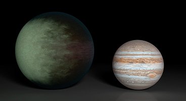 Kepler 7b (po lewej) ma promień 1,5 razy większy niż Jowisz (po prawej) i jest pierwszą egzoplanetą z poznaną strukturą chmur – wizja artystyczna. Źródło: NASA/JPL-Caltech/MIT