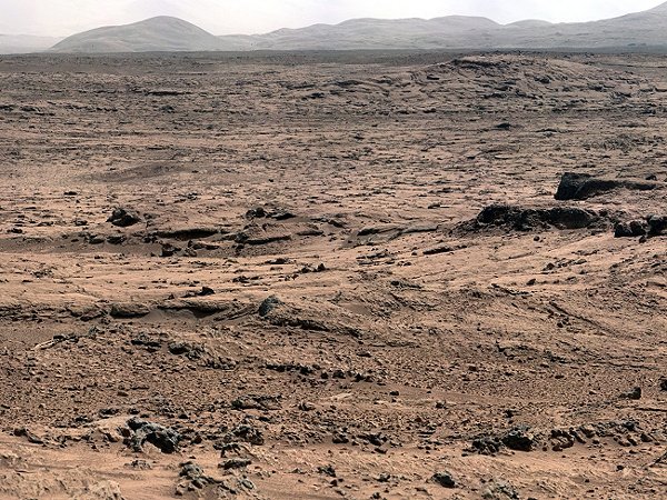 Fotografia Marsa wykonana przez sondę Curiosity (Źródło: NASA/JPL-Caltech/Malin Space Science Systems)