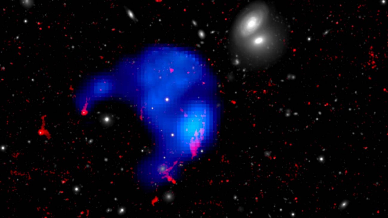 Samotny obłok w gromadzie galaktyk Abell 1367.