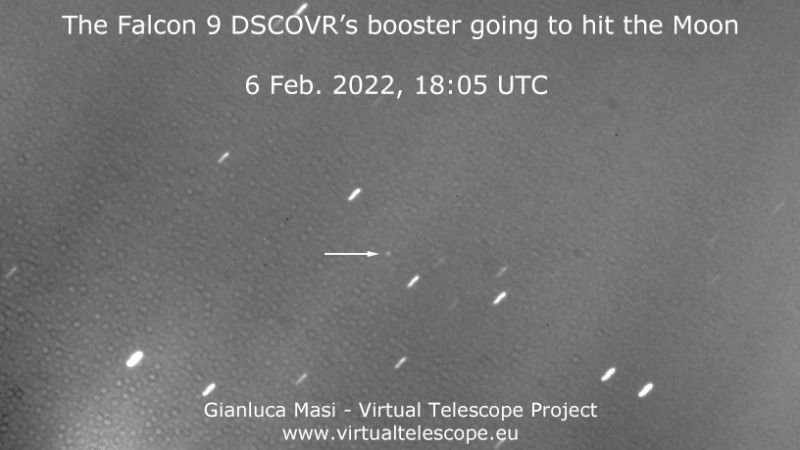  Na ilustracji: Zdjęcie stopnia rakiety kierującej się w stronę Księżyca zarejestrowany 6 lutego 2022 roku, gdy sądzono jeszcze, że jest to górny stopień rakiety Falcon 9 SpaceX. Obecnie astronomowie twierdzą, że jest to prawdopodobnie rakieta chińska. Źródło: Projekt Wirtualny Teleskop