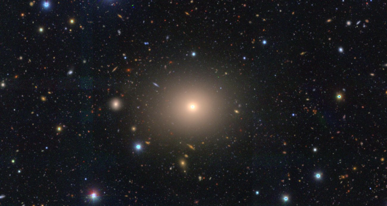 Galaktyka eliptyczna (NGC 850)