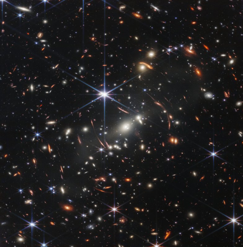 Zdjęcie z JWST pokazujące gromadę galaktyk SMACS 0723.