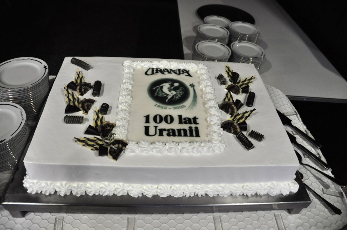 100 lat Uranii - tort urodzinowy