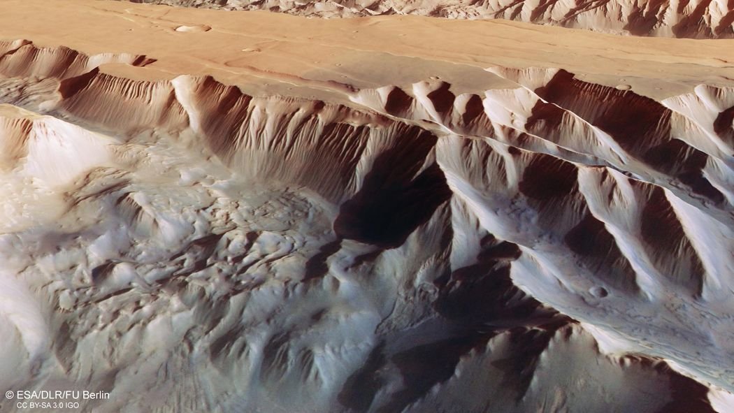 Tithonium Chasmata będący częścią struktury marsjańskiego kanionu Valles Marineris