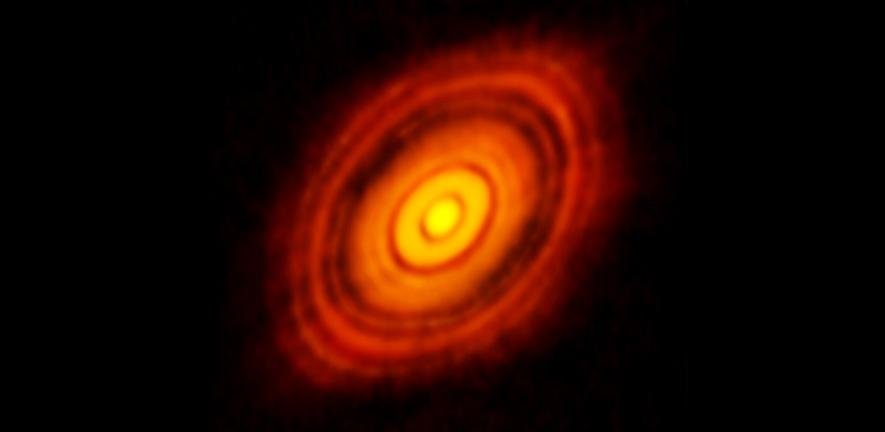 Obraz dysku protoplanetarnego HL Tauri.