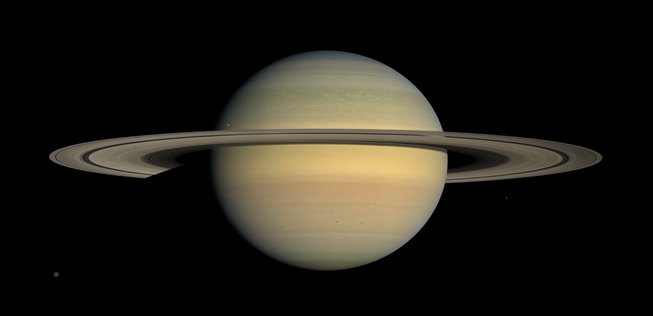 Saturn sfotografowany przez sondę Cassini