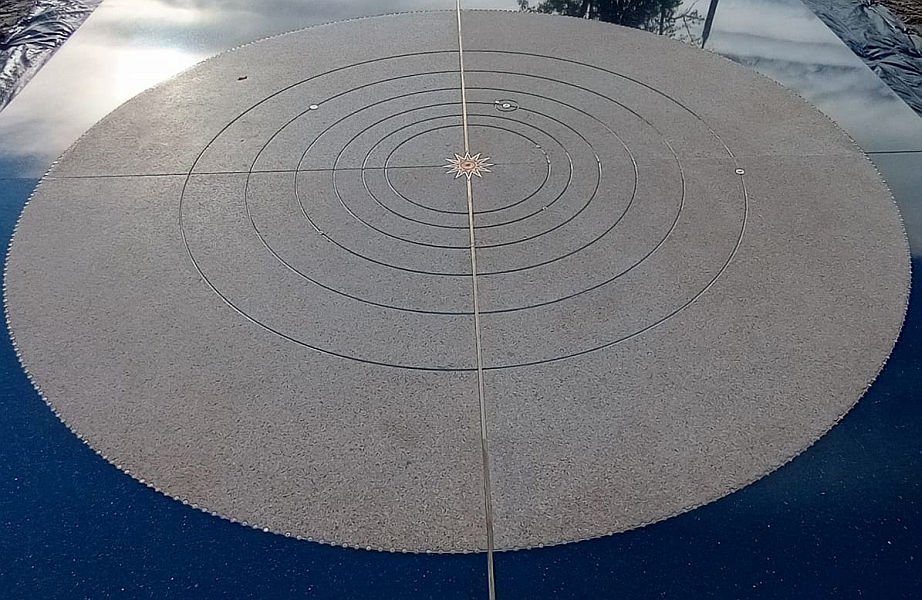 Pavimentum Copernicannum - pomnik Mikołaja Kopernika w Brzesku 