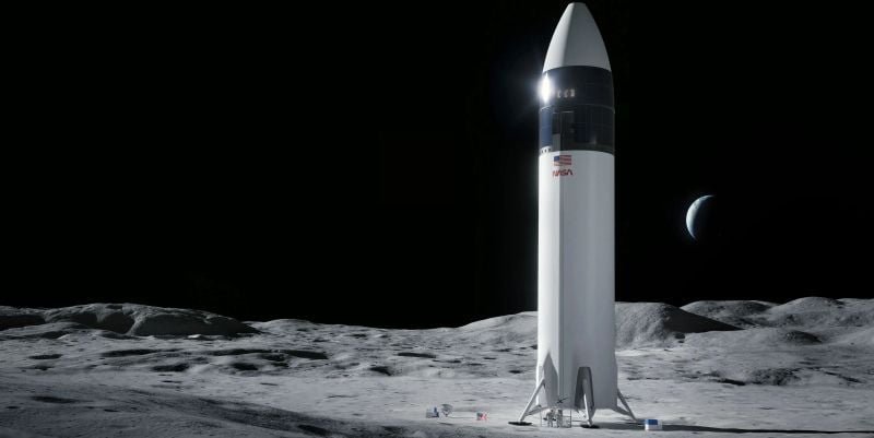 Wizualizacja powrotu ludzi na Księżyc. Rakieta stojąca na Księżycu. (NASA)