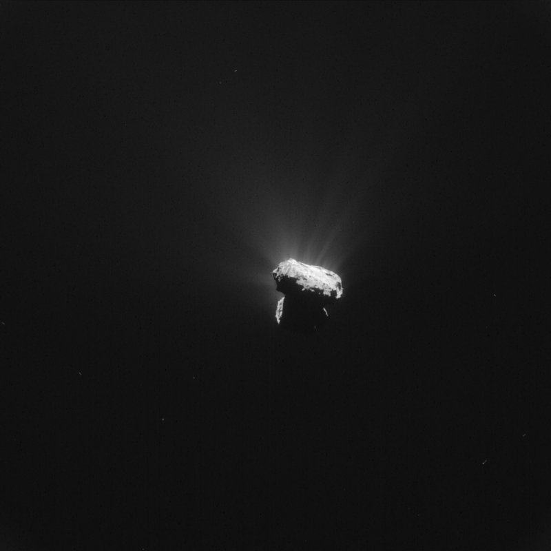 Kometa 67P/Churyumov-Gerasimenko podczas przejścia przez peryhelium