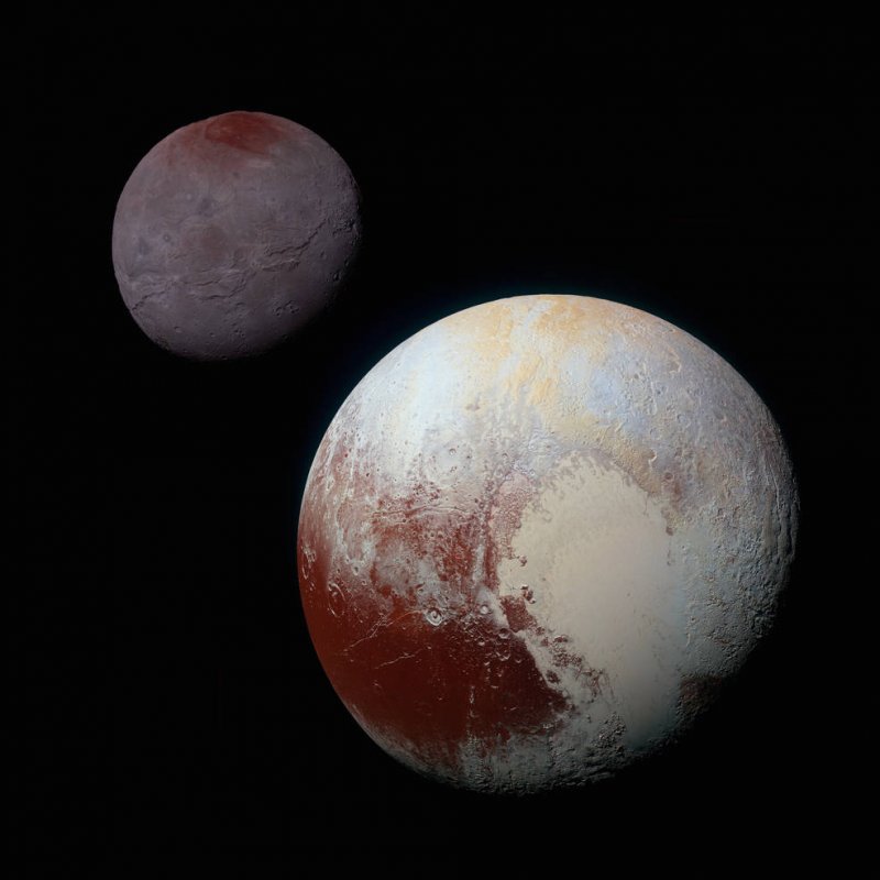 Pluto i Chaton sfotografowane przez sonde New Horizons