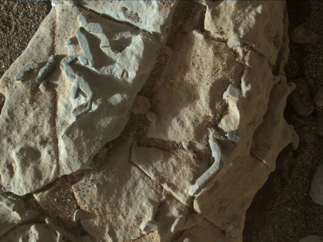 zdjęcie zagadkowych skalistych struktur na Marsie wykonane 2 stycznia 2018 r. przez Curiosity Rover. Źródło: NASA 