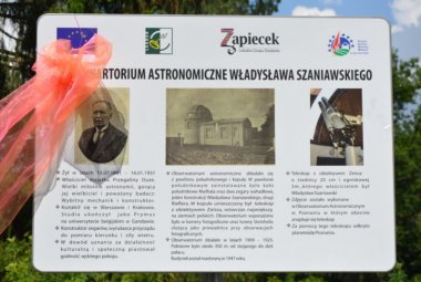 Tablica pamiątkowa Władysława Szaniawskiego.