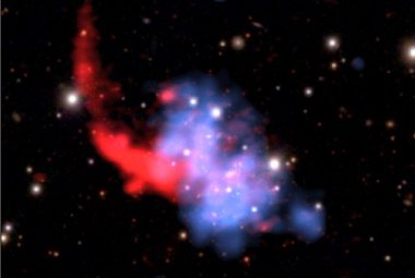 Obraz odległej gromady galaktyk PSZ2 G091.83+26.11.