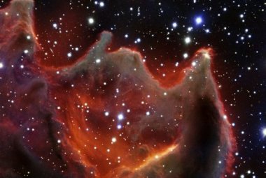 Zdjęcie globuli kometarnej CG4 uzyskane za pomocą teleskopu VLT.