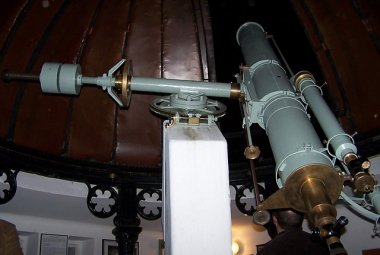 Teleskop "Amerykanka" z Obserwatorium UJ w Krakowie. Źródło: OAUJ