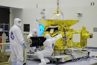 Na zdjęciu: Sonda New Horizons przed startem. Źródło: astrobites.org