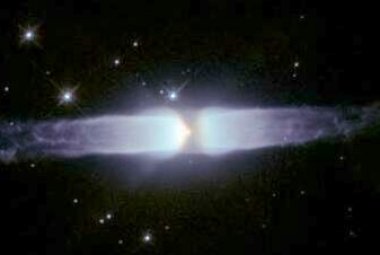 Henize 3-401 znajduje się w konstelacji Carina (Kil, niebo południowe) w odległości około 10 000 lat świetlnych. Pokazane zdjęcie jest kompozycją trzech ekspozycji uzyskanych z Hubble Wide Field Planetary Camera 2 12 czerwca 1997 roku.