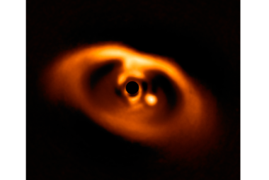 Pierwszy wyraźny obraz formującej się planety, PSD 70b, wokół karła w 2018 roku uchwycony przez Bardzo Duży Teleskop.