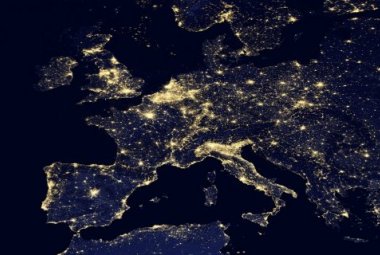 Europa w nocy widziana z kosmosu,  Źródło: NASA