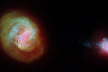 Gęstość gwiazdowa Wielkiego i Małego Obłoku Magellana, dwóch największych galaktycznych satelitów Drogi Mlecznej.