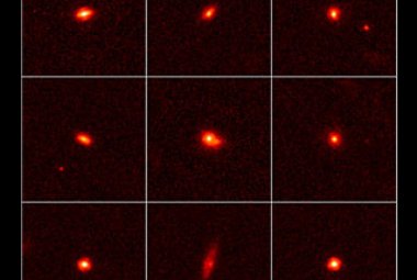 Zdjęcia 9 zwartych galaktyk wykonane w 2006 i 2007 r. przy pomocy Near Infrared Camera i Multi-Object Spectrometer na pokładzie teleskopu Hubble'a. Źrodło: NASA/ESA.