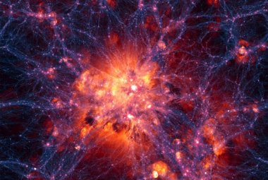 Migawka ze szczegółowej symulacji komputerowej ukazującej złożoność kosmicznej sieci. Długie włókna ciemnej materii (kolor niebieski) łączą ze sobą węzły galaktyk i gromad galaktyk (różowy), podczas gdy gaz (pomarańczowy) zdaje się przez nie przenikać. Modelowanie i obserwacje kosmicznej sieci pozwalają badaczom na uzyskanie wglądu w jej strukturę i zarazem ewolucję wczesnego Wszechświata. 