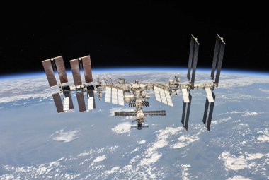Międzynarodowa Stacja Kosmiczna jest przykładem tego, że jak dotąd przestrzeń kosmiczna w większości przypadków jest pokojową i opartą na współpracy areną międzynarodową. Źródło: NASA/Roscosmos