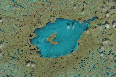 Na zdjęciu: Krater Mistastin w 2022 r. Źródło: NASA/USGS - EarthExplorer, USGS