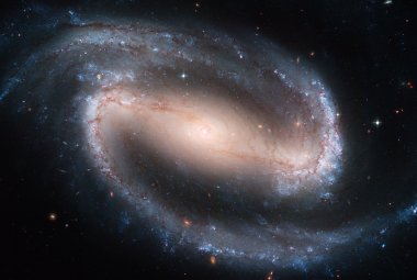 Galaktyka spiralna z poprzeczką NGC 1300.