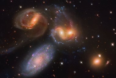 Na zdjęciu: Kwintet Stephana: pierwsza odkryta tak zwana zwarta grupa galaktyk, położona w gwiazdozbiorze Pegaza. Źródło: NASA, ESA, Hubble SM4 ERO Team
