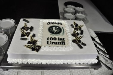 100 lat Uranii - tort urodzinowy