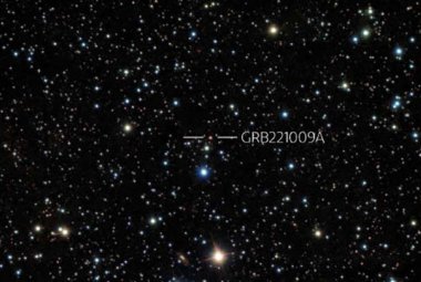 GRB 221009A wystąpił około 2,4 miliarda lat temu w kierunku konstelacji Strzelca.