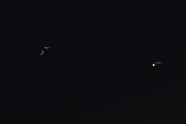 Na ilustracji: Wygląd wieczornego nieba (godzina 16:30) nad Krakowem 18 grudnia 2023 roku. Sierpowi Księżyca towarzyszy planeta Satuen. Mapka: Stellarium.org.